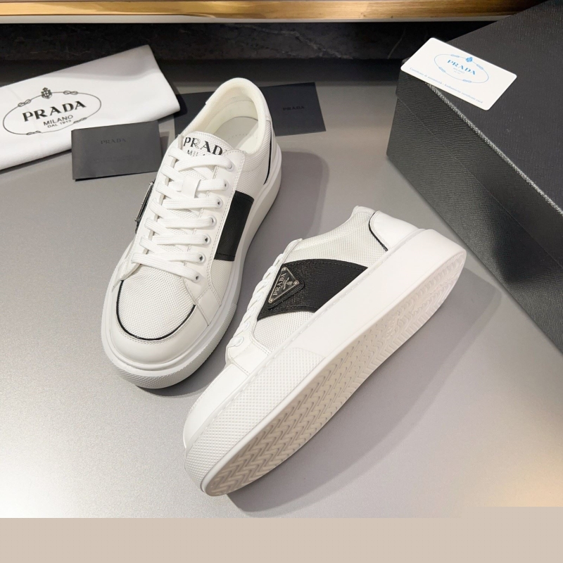 Pra*a casual shoes